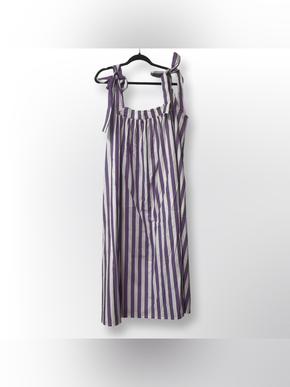 Banana Valentine Maxi Dress
Great condition 
XL
Purple 
Retired Retail $70